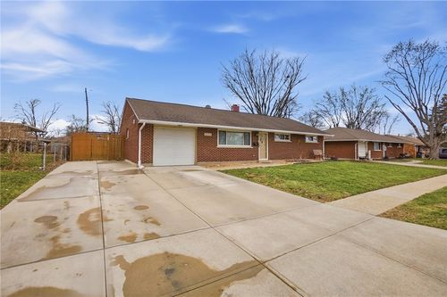 4642 Kautz Drive, Huber Heights, OH, 45424 | Card Image