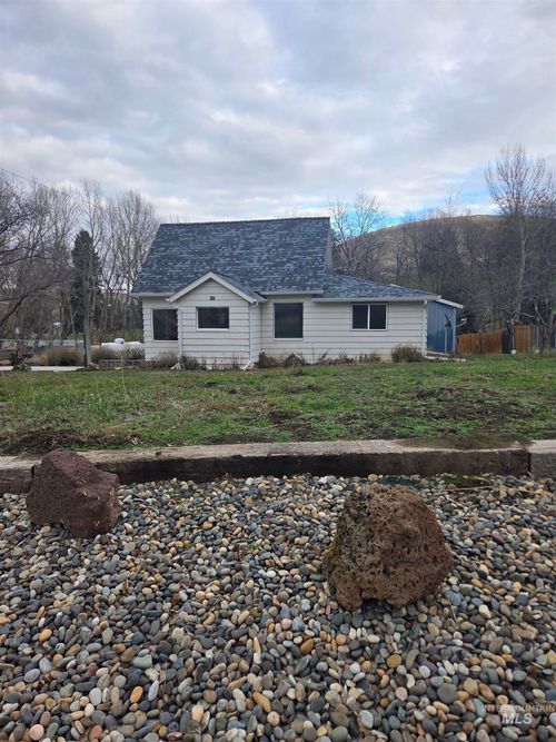 465 15th St, Pomeroy, WA, 99347-9778 | Card Image