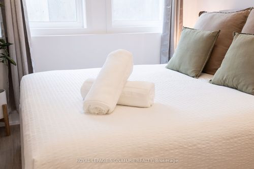 239-760 Lawrence Avenue, North York, ON, M6A3E7 | Card Image