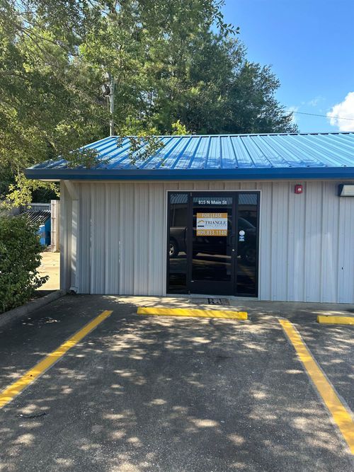 815 N Main St, Lumberton, TX, 77657-7358 | Card Image