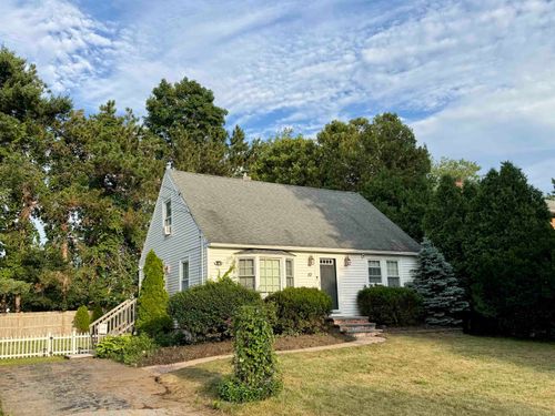 10 Ruth Ln, Hampton, NH, 03842-1150 | Card Image
