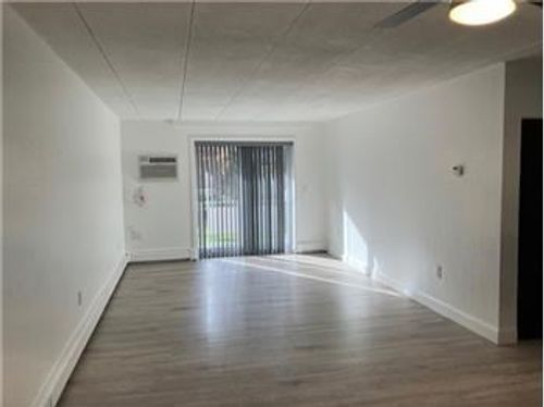 15-1000 Lexington, Waltham, MA, 02452 | Card Image