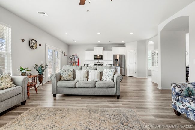 6250 S 317 Th East Ave, House other with 4 bedrooms, 3 bathrooms and null parking in Broken Arrow OK | Image 7