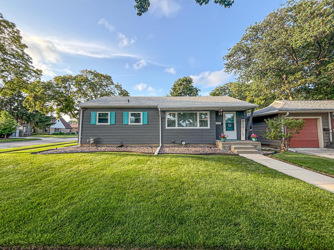 Cudahy Ave, Milwaukee, WI 53207
