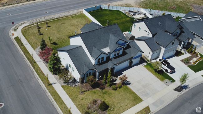 Aerial view of residential area | Image 37