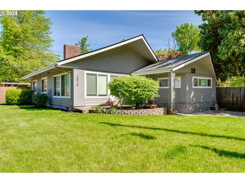 2815 Hilyard St, Eugene, OR, 97405-3656 | Card Image