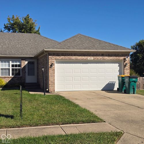 2141 Galaxy Dr, Franklin, IN, 46131-8837 | Card Image