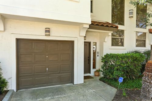 apt-2-208 Grandview Pl, Alamo Heights, TX, 78209-5881 | Card Image