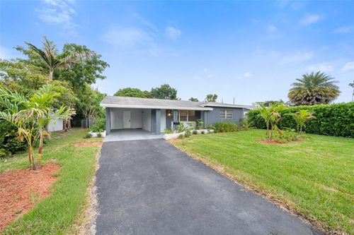 331 Ne 42nd Ct, Oakland Park, FL, 33334-1414 | Card Image