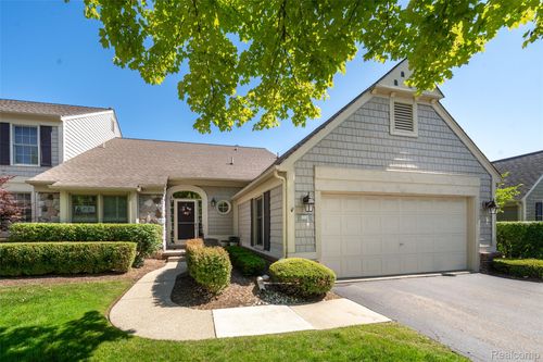 881 Tartan Trl, Bloomfield Hills, MI, 48304-3819 | Card Image