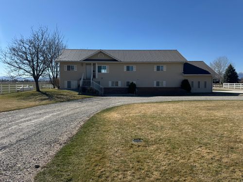 655 N 8th E, Preston, ID, 83263-4307 | Card Image