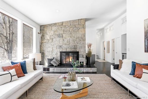 150 N Healy Ave, Hartsdale, NY, 10530-3139 | Card Image