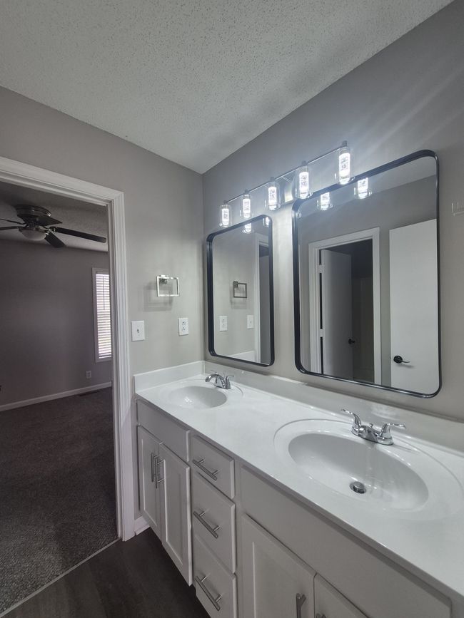 200 Tree Line Dr, Condo with 2 bedrooms, 2 bathrooms and 2 parking in Oak Grove KY | Image 14