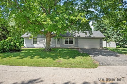 15 N Prairie St, Cortland, IL, 60112-4064 | Card Image