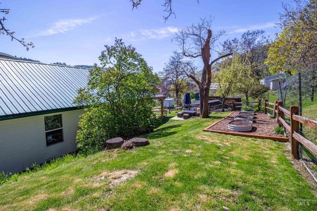 305 3 Rd St, House other with 2 bedrooms, 2 bathrooms and null parking in Juliaetta ID | Image 40