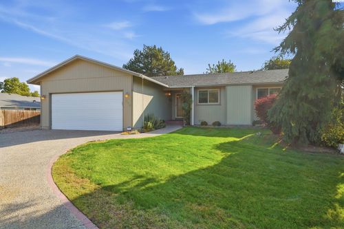 306 N Montana Ct, Kennewick, WA, 99336-1030 | Card Image