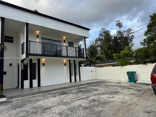 3301-3301 Nw 13th Ter, Miami, FL, 33125-1848 | Card Image