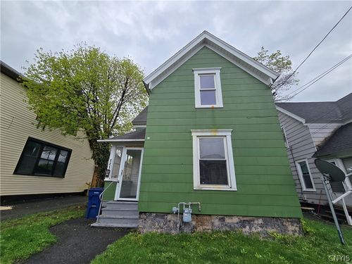 121 W End Dr, Syracuse, NY, 13204-1032 | Card Image