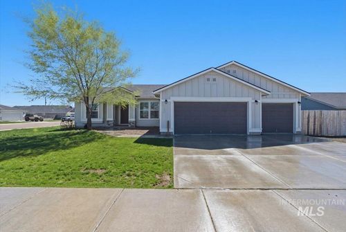 843 Sw Levant Way, Mountain Home, ID, 83647-2610 | Card Image