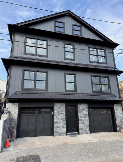 1-75 Marlborough St, East Greenwich, RI, 02818-3831 | Card Image