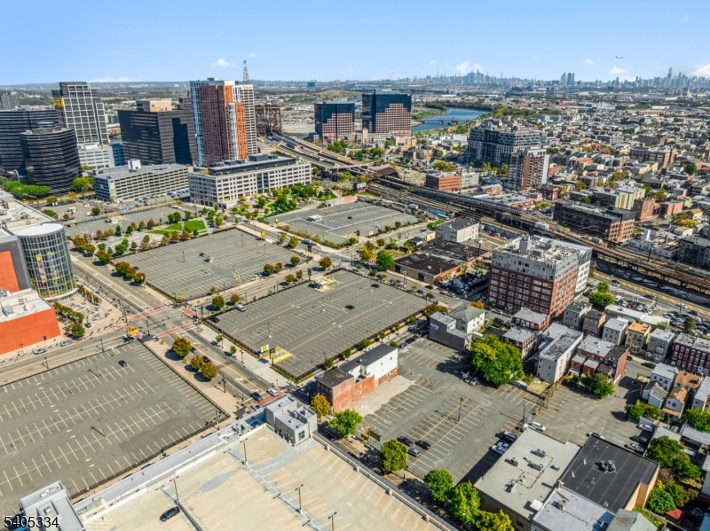 Commercial Sale in Newark City