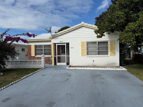 6805 Nw 75th Dr, Fort Lauderdale, FL, 33321-5260 | Card Image