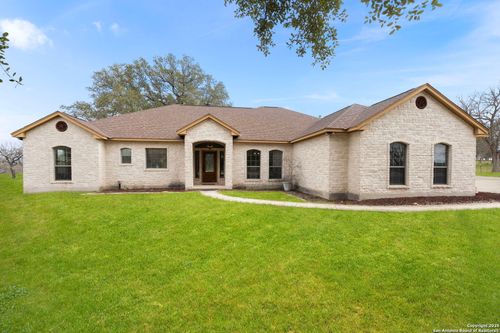231 Broken Arrow, Floresville, TX, 78114-6013 | Card Image