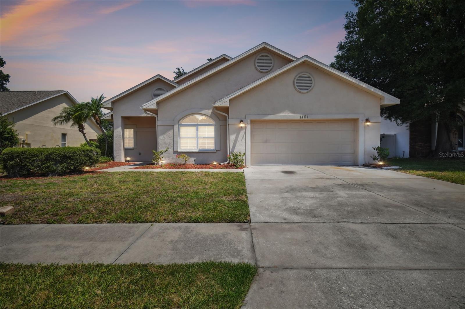 Ventana Dr, Sun City Center, FL 33573