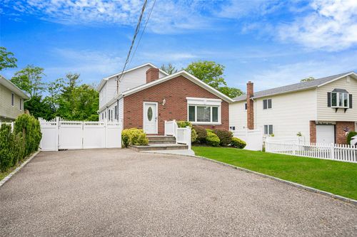 320 Vanderbilt Blvd, Oakdale, NY, 11769-2038 | Card Image