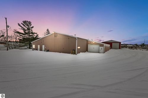 402 Huron St, Grayling, MI, 49738-1933 | Card Image