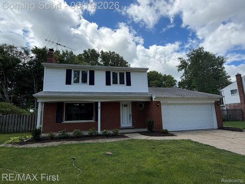 23736 Kim Dr, Clinton Township, MI, 48035-2969 | Card Image