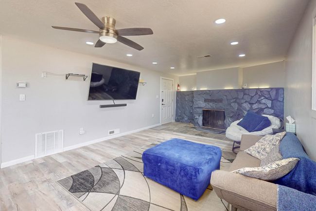 19 Pinon Rd, House other with 3 bedrooms, 2 bathrooms and null parking in Edgewood NM | Image 5