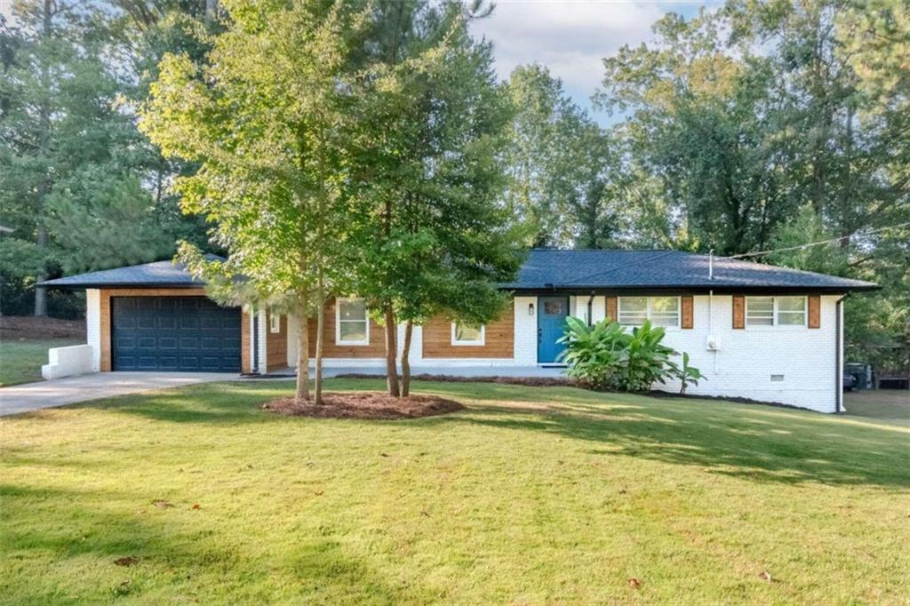 Woods Dr, Decatur, GA 30032