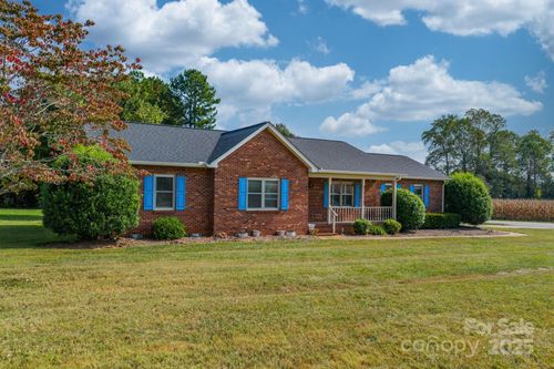 5136 Olde School Dr, Hickory, NC, 28602-8282 | Card Image