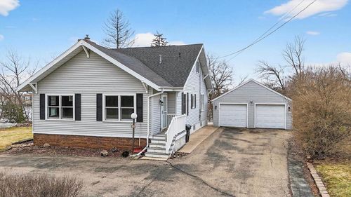 1721 W Main Street, LITTLE CHUTE, WI, 54911 | Card Image