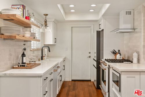 2-2219 Voorhees Ave, Redondo Beach, CA, 90278 | Card Image