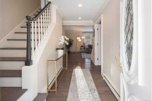64 White Oak Shade Rd, New Canaan, CT, 06840-6829 | Card Image