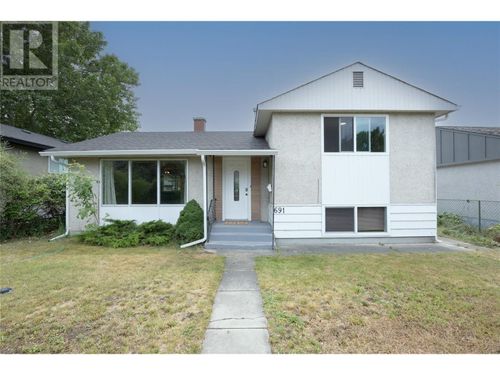 691 Bay Ave, Kelowna, BC, V1Y7J8 | Card Image
