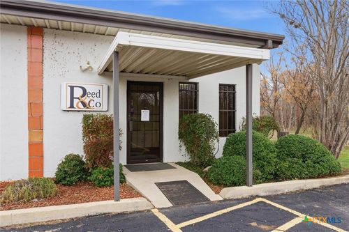 321 Cheatham St, San Marcos, TX, 78666-6911 | Card Image