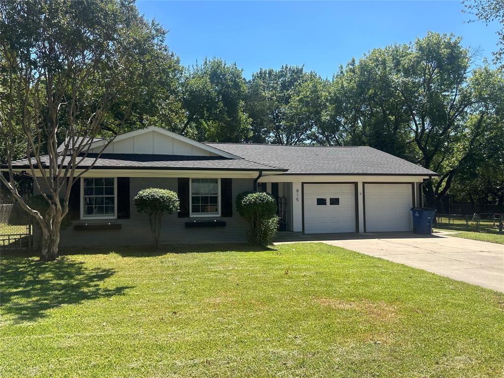 Lynn Ct, Ennis, TX 75119