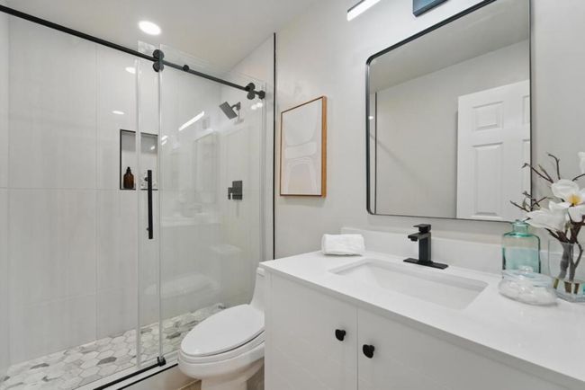UNIT-107 - 425 N El Camino Real, Condo with 2 bedrooms, 2 bathrooms and 1 parking in San Mateo CA | Image 14