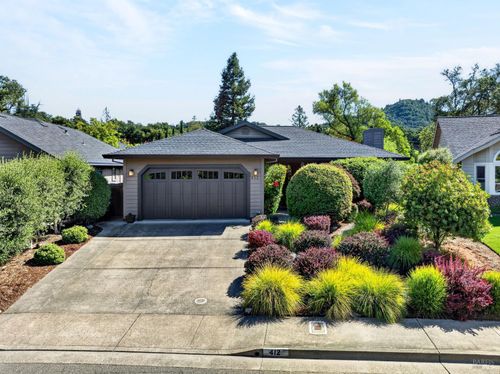 412 Fairway Court, Healdsburg, CA, 95448 | Card Image