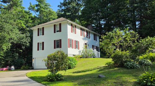 2 Greenleaf Dr, Exeter, NH, 03833-4531 | Card Image