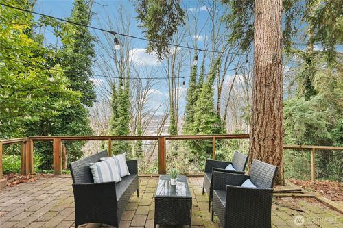 1911 12th Ave S, Seattle, WA, 98144-4105 | Card Image