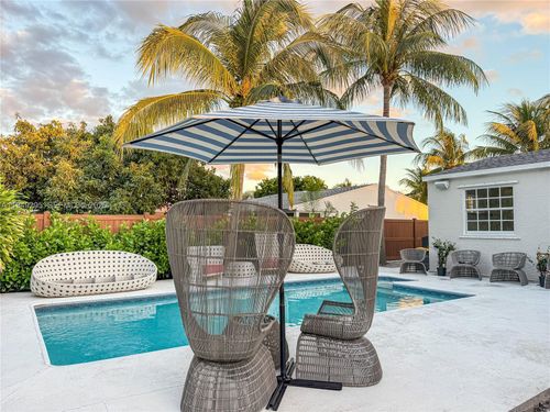 337 Forest Hill Blvd, West Palm Beach, FL, 33405-4652 | Card Image