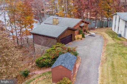 307 Meadow Point Dr, Moneta, VA, 24121-2606 | Card Image
