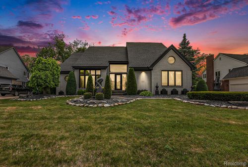 4322 Darlene Dr, Commerce Township, MI, 48382-1597 | Card Image