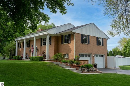 1206 Fairfield Drive, Mt Pleasant, MI, 48858 | Card Image