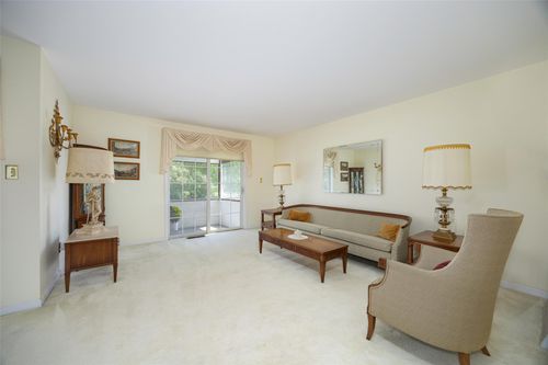 75 Muirfield Ct, Poughkeepsie, NY, 12603-4934 | Card Image