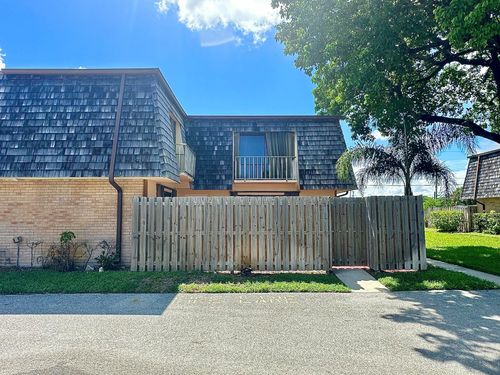 63 Lake Arbor Dr, Palm Springs, FL, 33461-2149 | Card Image